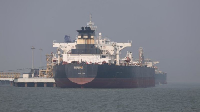 Иран събирал такси за преминаване през Ормузкия проток